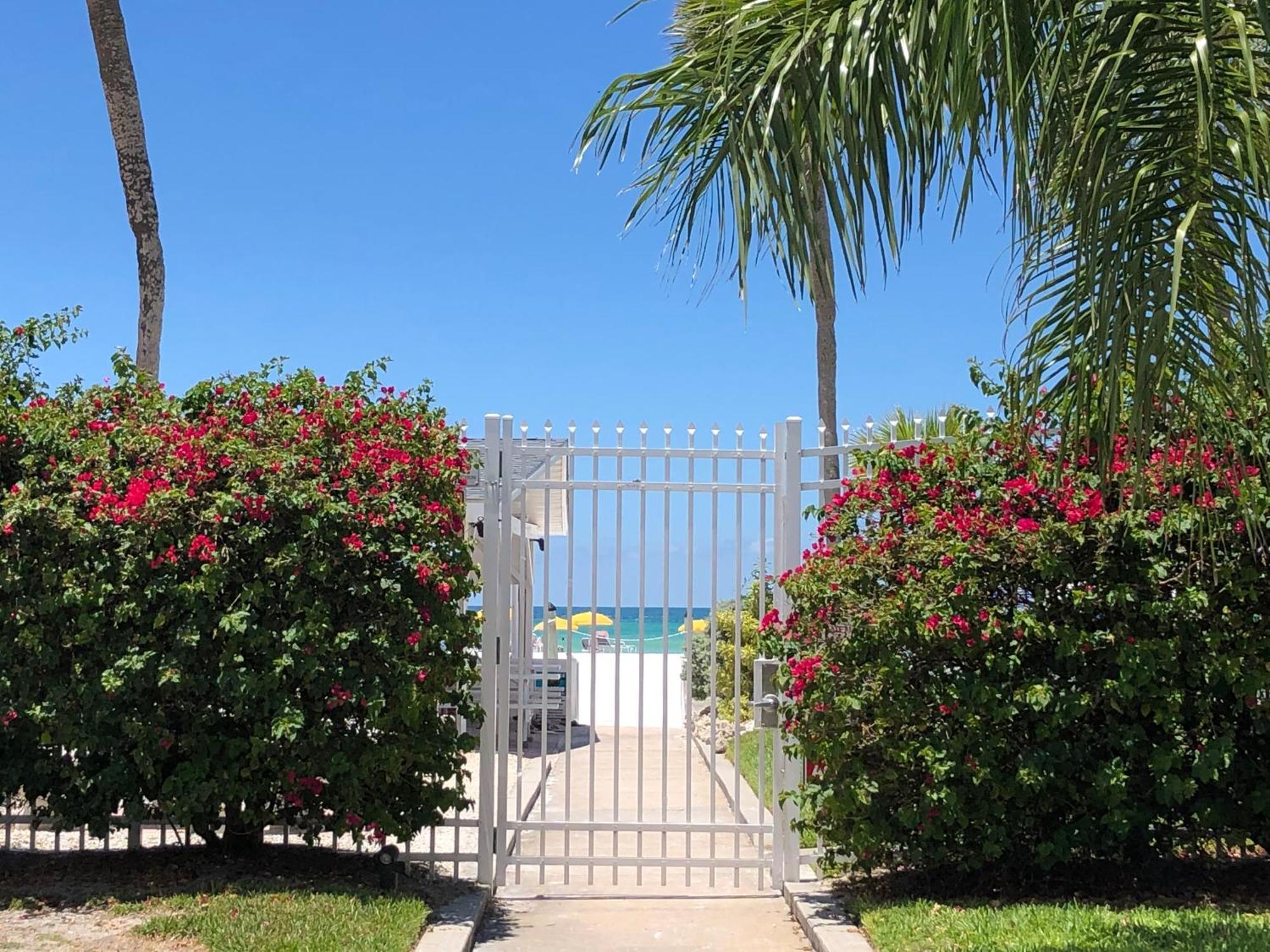 Aparthotel Sea Crest Point O'Rocks Exterior foto